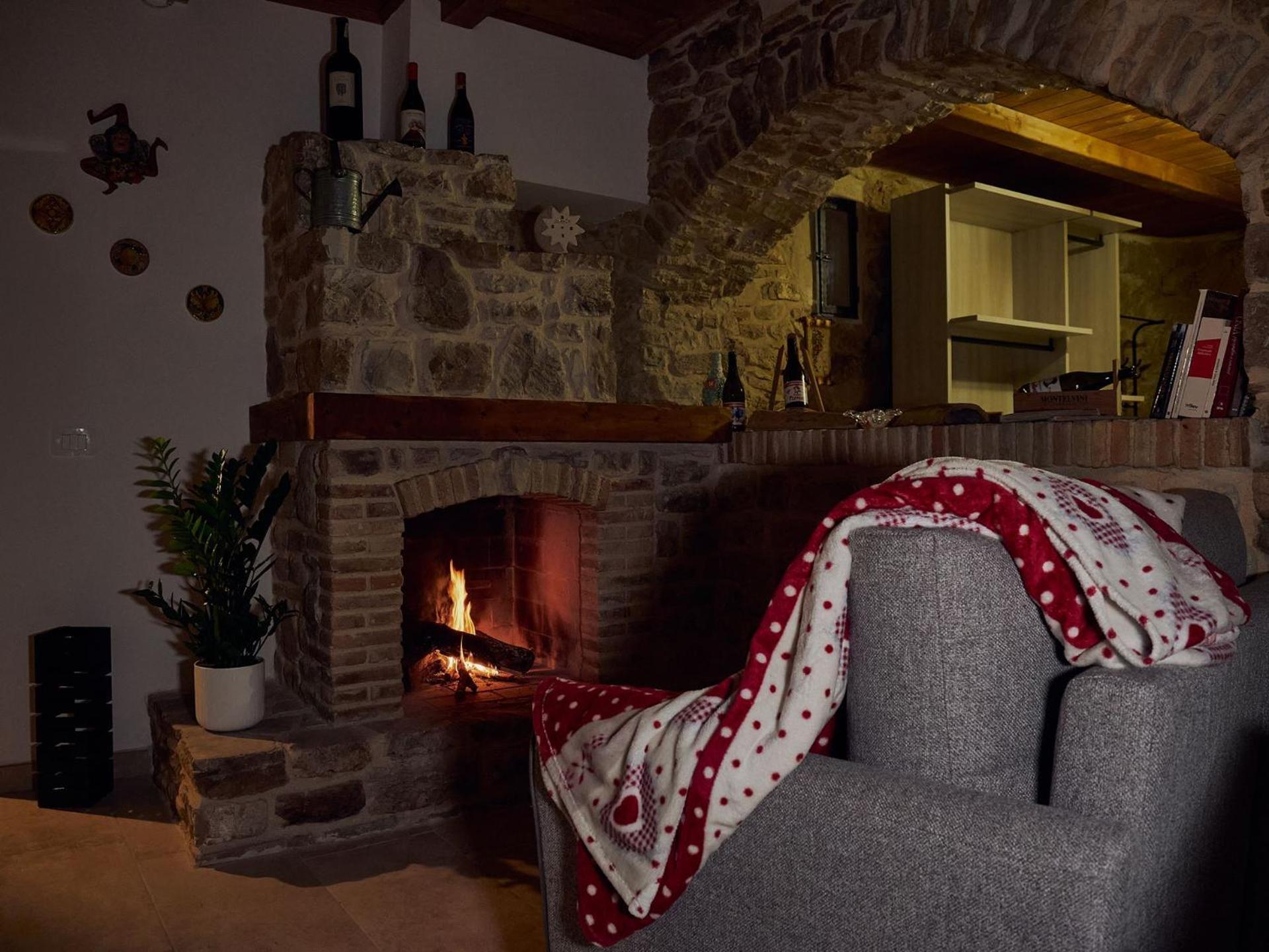 Pietra Montecorvino Il Cortiletto Del Borgo Bed & Breakfast エクステリア 写真