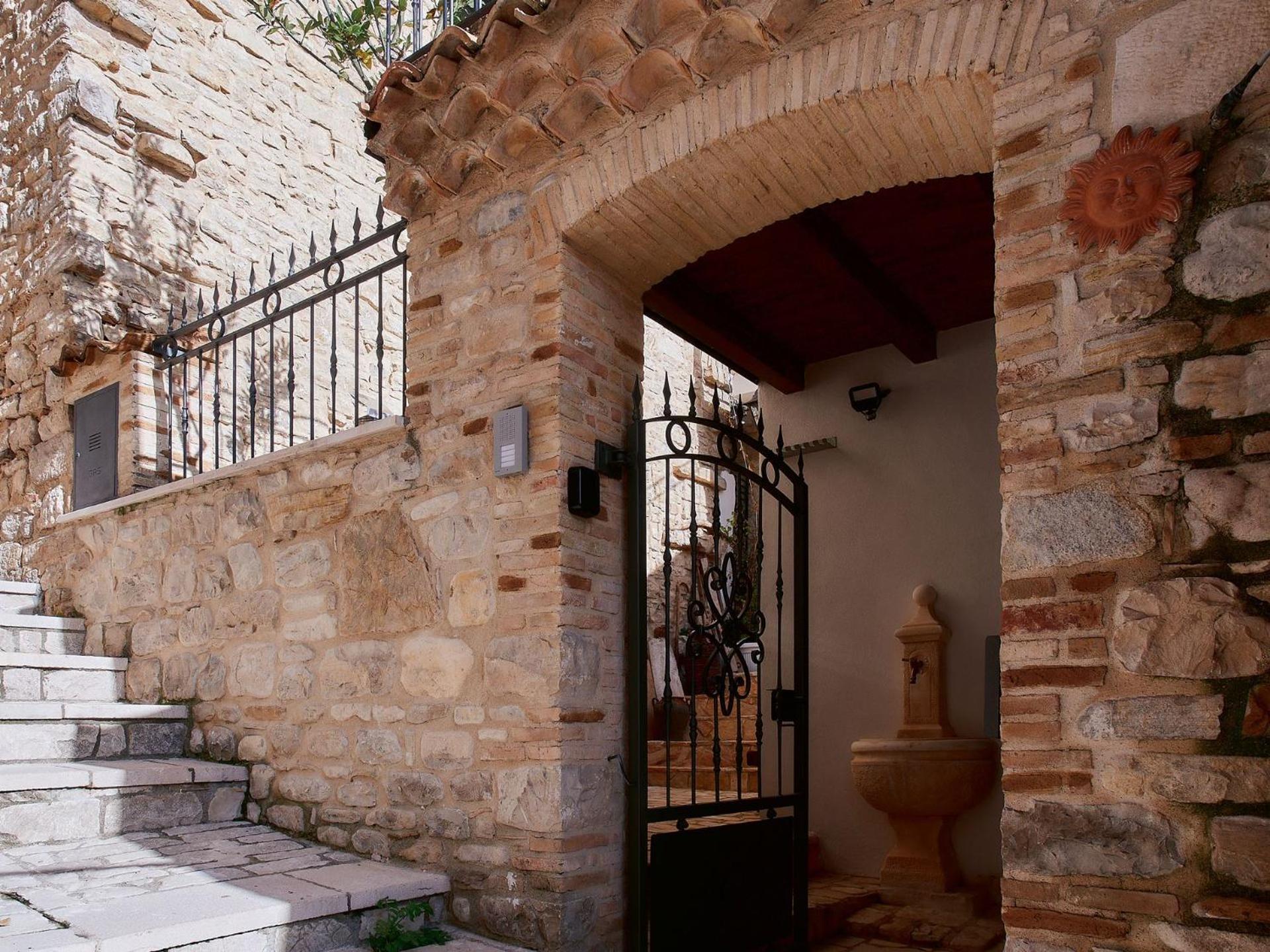 Pietra Montecorvino Il Cortiletto Del Borgo Bed & Breakfast エクステリア 写真